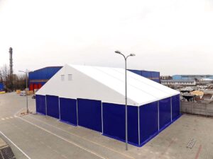 Duża hala namiotowa