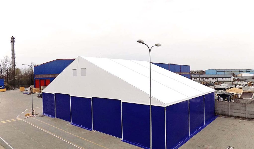Duża hala namiotowa